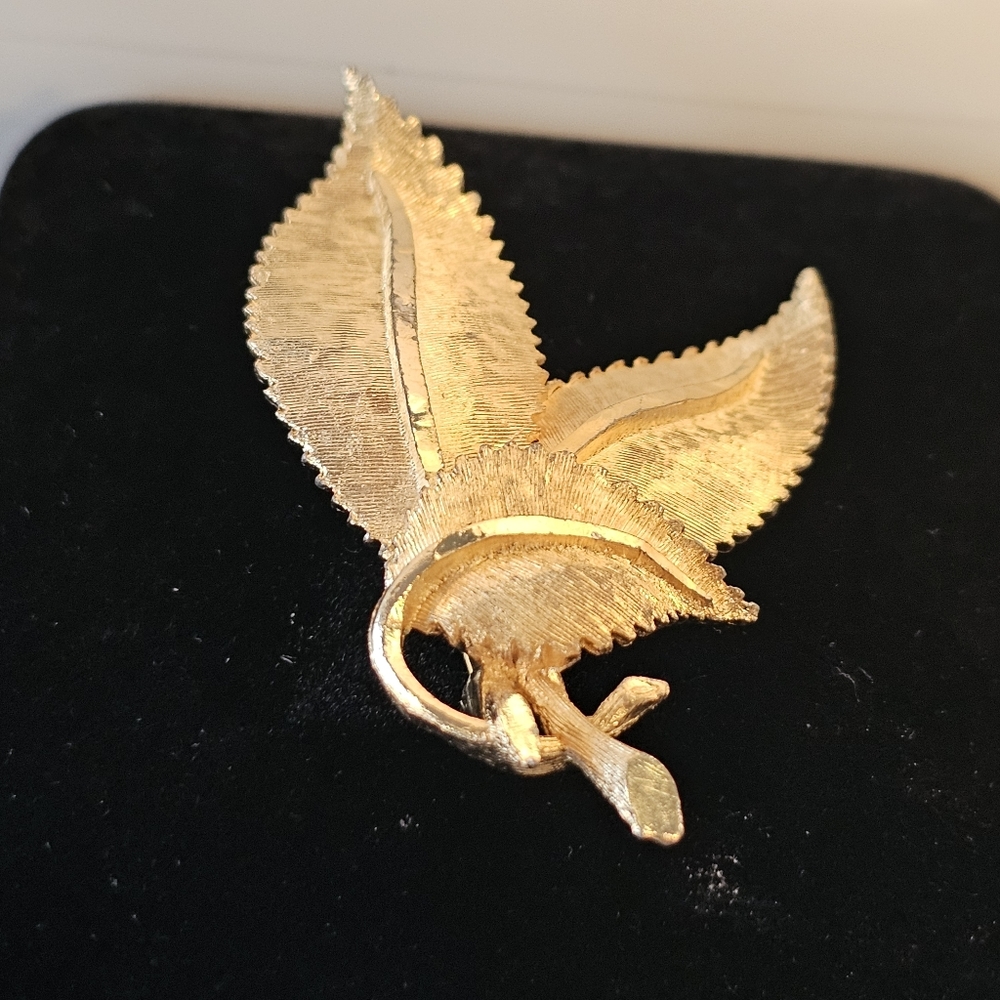 Vintage Signed BSK Gold Tone Large Double Leaf Brooch - Picture 8 of 8
